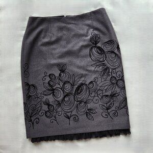 Ladies Peck & Peck Grey Pencil Skirt Knee Length Floral Detail Lined Ruffle Hem
